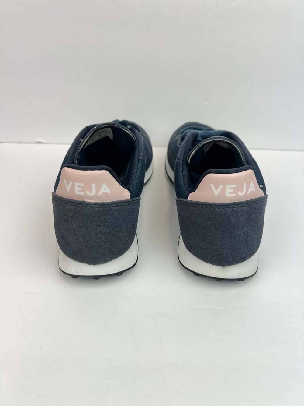 Veja Women’s Alveomesh Nautico Petale Vegan Sneakers Size 8 ($135) - Picture 6 of 8